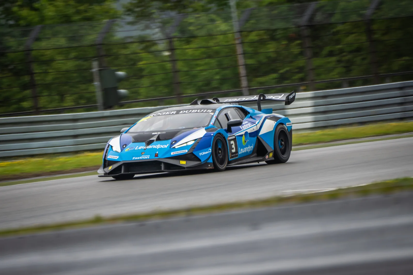 Lamborghini racing livery, view 3