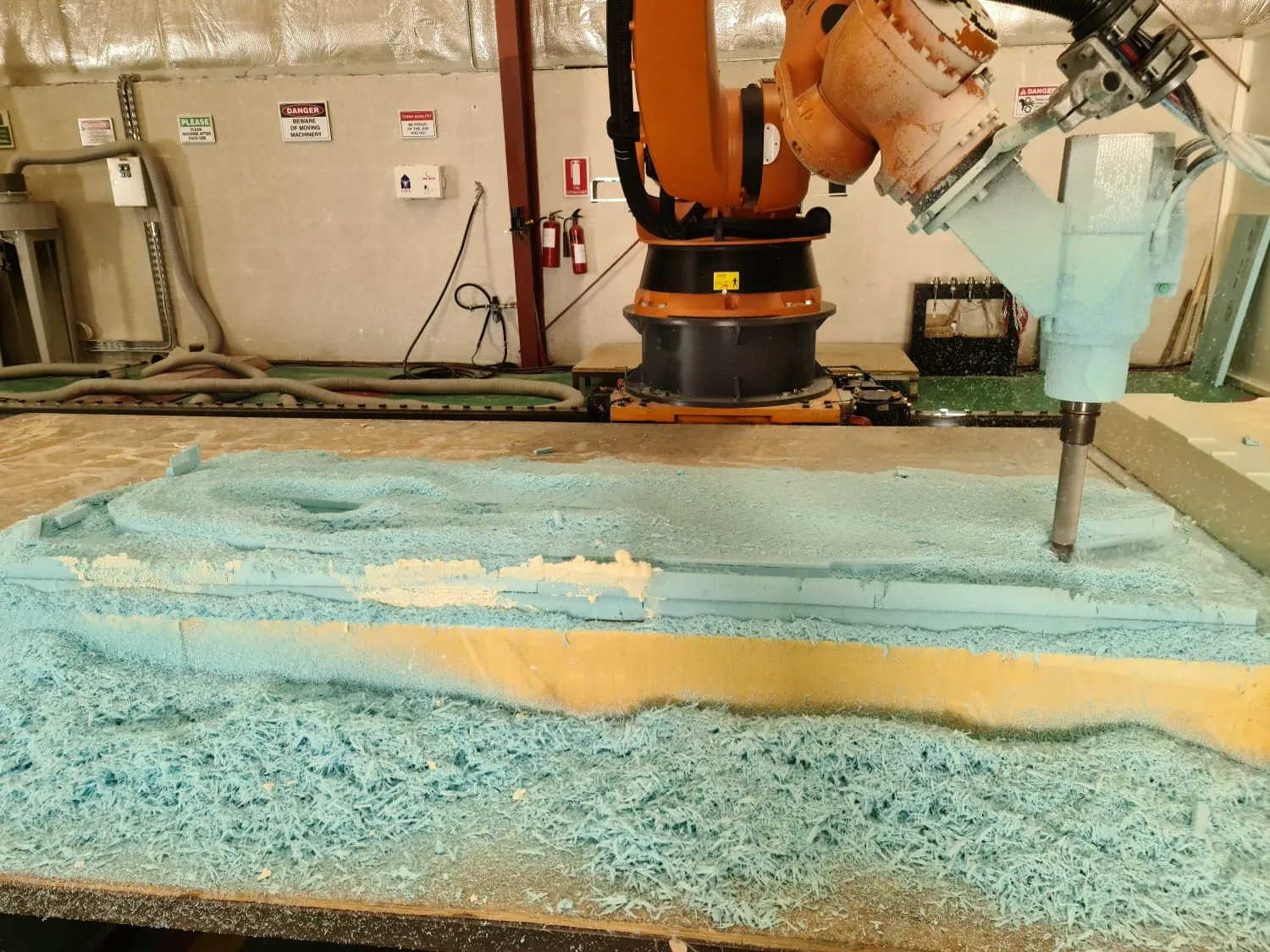 Robot milling the foam blank